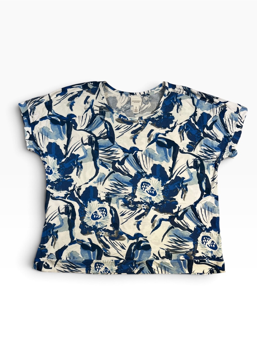 Chico’s Weekends Size 3 XL white Blue Floral Stretch Knit Top Artsy Coastal Boho